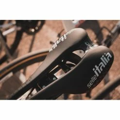 Selle Italia SLR Boost Pro Team Kit Carbonio Superflow Saddle -Cockpit butik Selle Italia SLR Boost Kit Superflow Pro Team Saddle 03